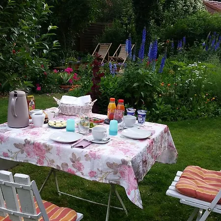 Privatunterkunft Gartenidylle In *